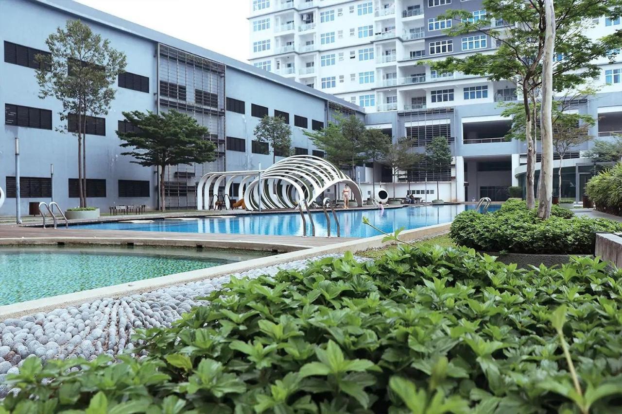 Puchong Skypod Residence @ Hostay Экстерьер фото
